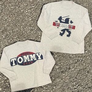 VTG 90s Tommy Gray Crewneck Sweatshirts Oversized Medium Shorter Length